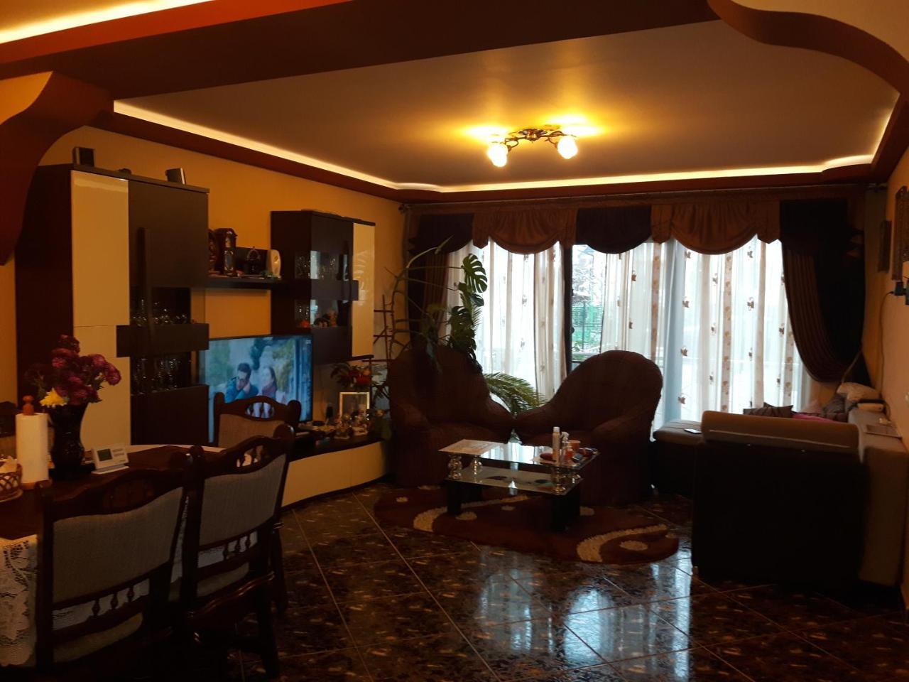 Vila Alexia Hotel Calimanesti Ngoại thất bức ảnh