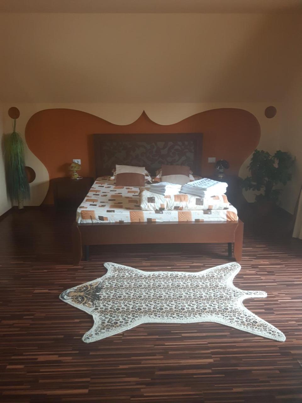 Vila Alexia Hotel Calimanesti Ngoại thất bức ảnh